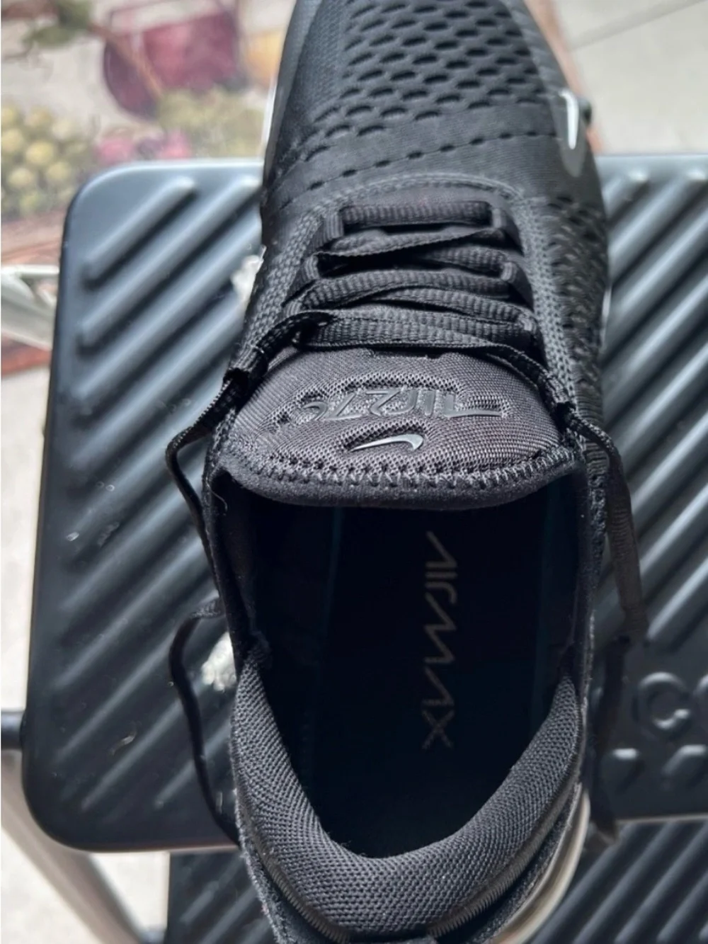 (USED) Nike Air Max 270 Sneaker - Men's Make Offer!!!!!
